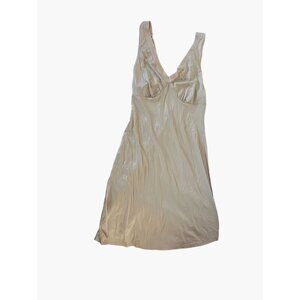 Vanity Fair Slip Nude Women's Size 34 Nude Excellent Like New condition No tags